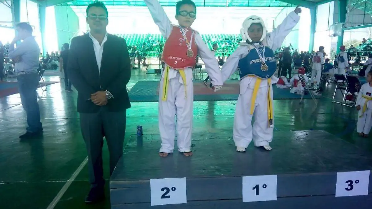 25 Realizan con éxito Torneo de Tkd1